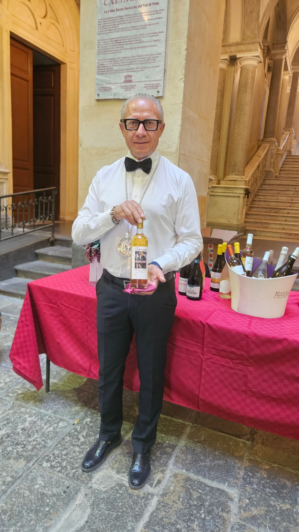 Wine Ciak 2026 — Caltagirone, foto 46: taglio del nastro, cantine, degustazioni, ospiti e allestimenti all'Atrio Palazzo di Città