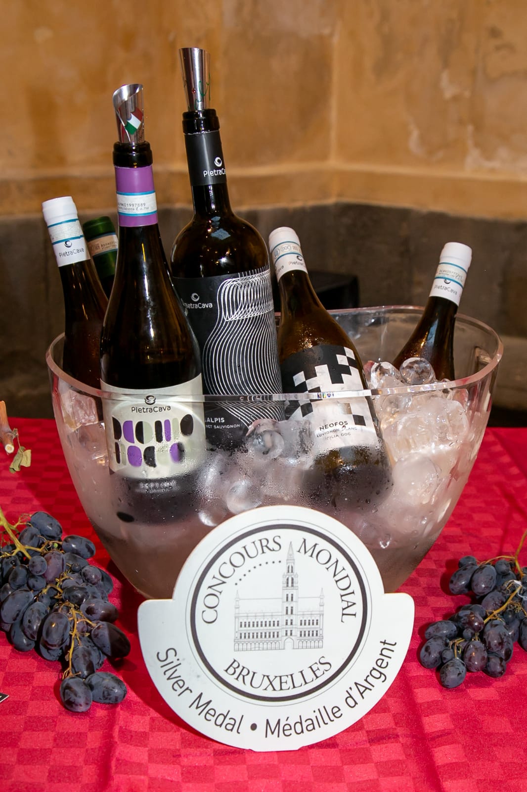 Wine Ciak 2026 — Caltagirone, foto 38: taglio del nastro, cantine, degustazioni, ospiti e allestimenti all'Atrio Palazzo di Città