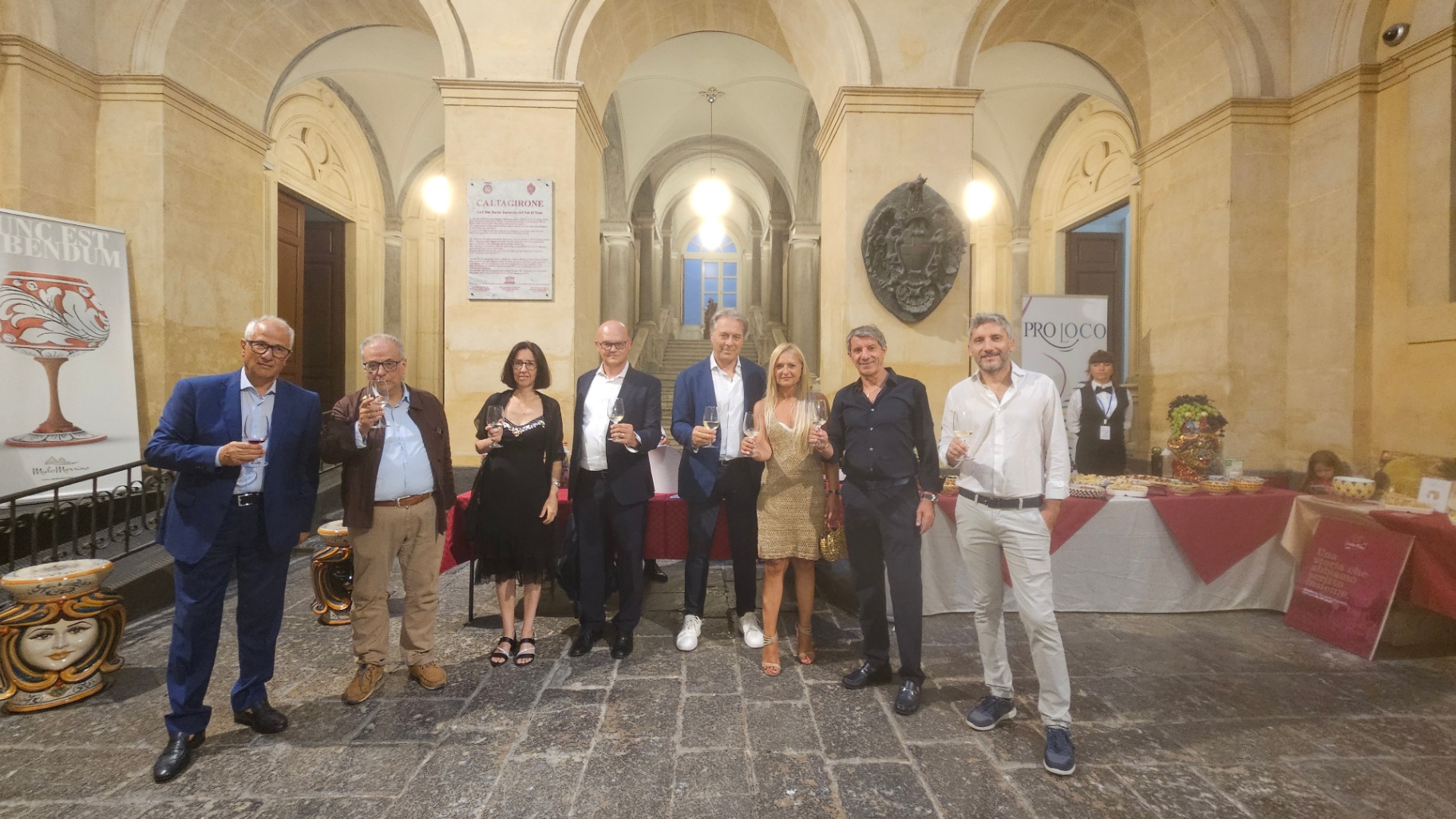 Wine Ciak 2026 — Caltagirone, foto 44: taglio del nastro, cantine, degustazioni, ospiti e allestimenti all'Atrio Palazzo di Città