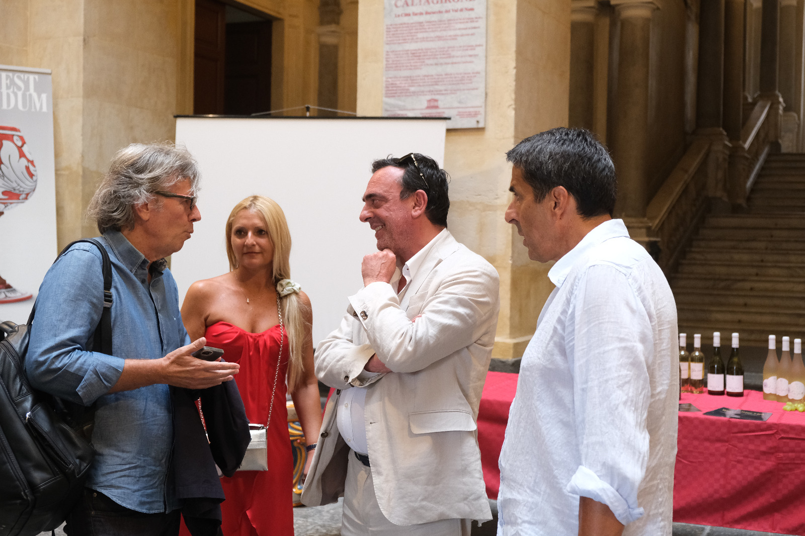 Wine Ciak 2026 — Caltagirone, foto 34: taglio del nastro, cantine, degustazioni, ospiti e allestimenti all'Atrio Palazzo di Città