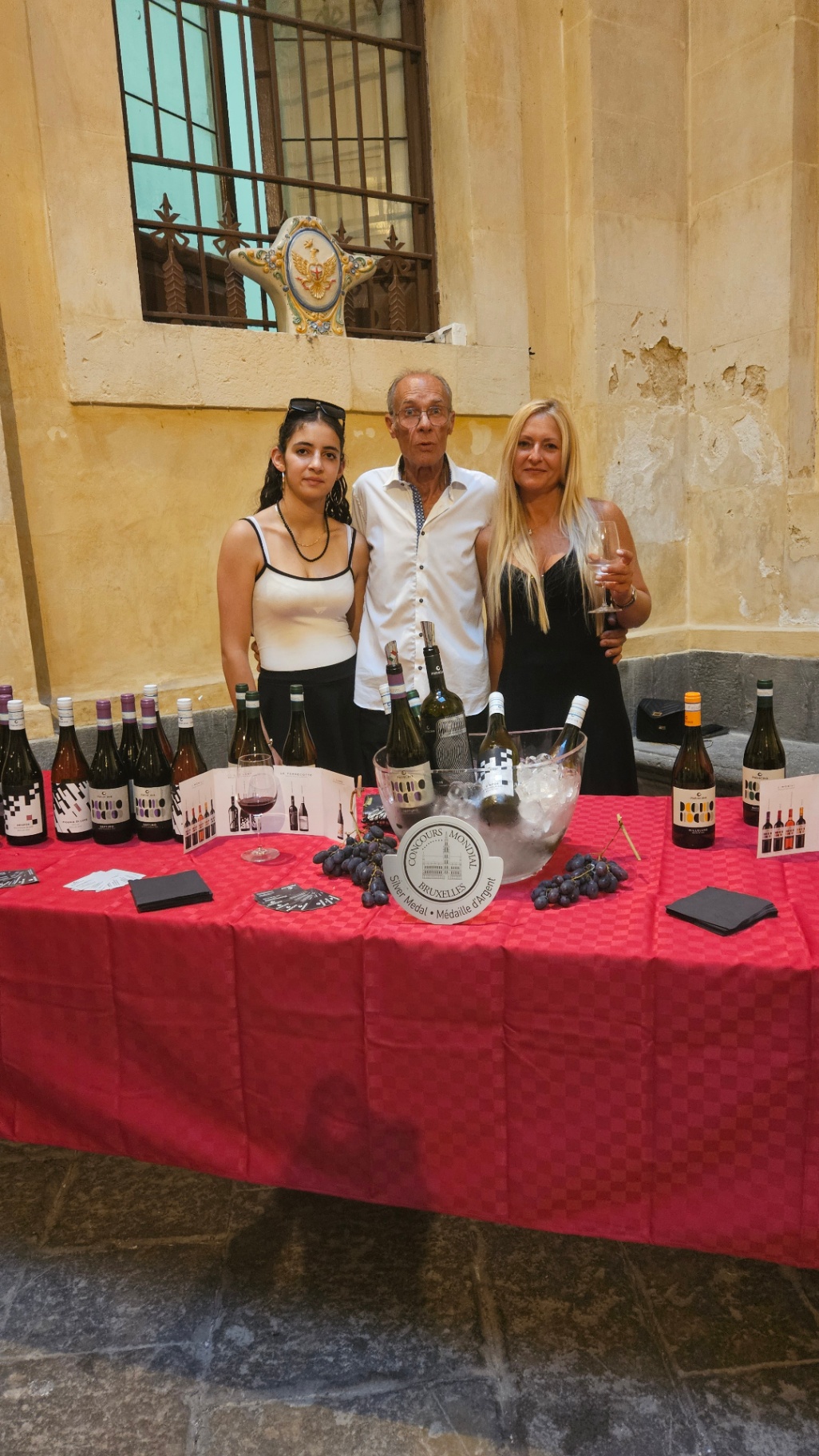 Wine Ciak 2026 — Caltagirone, foto 51: taglio del nastro, cantine, degustazioni, ospiti e allestimenti all'Atrio Palazzo di Città